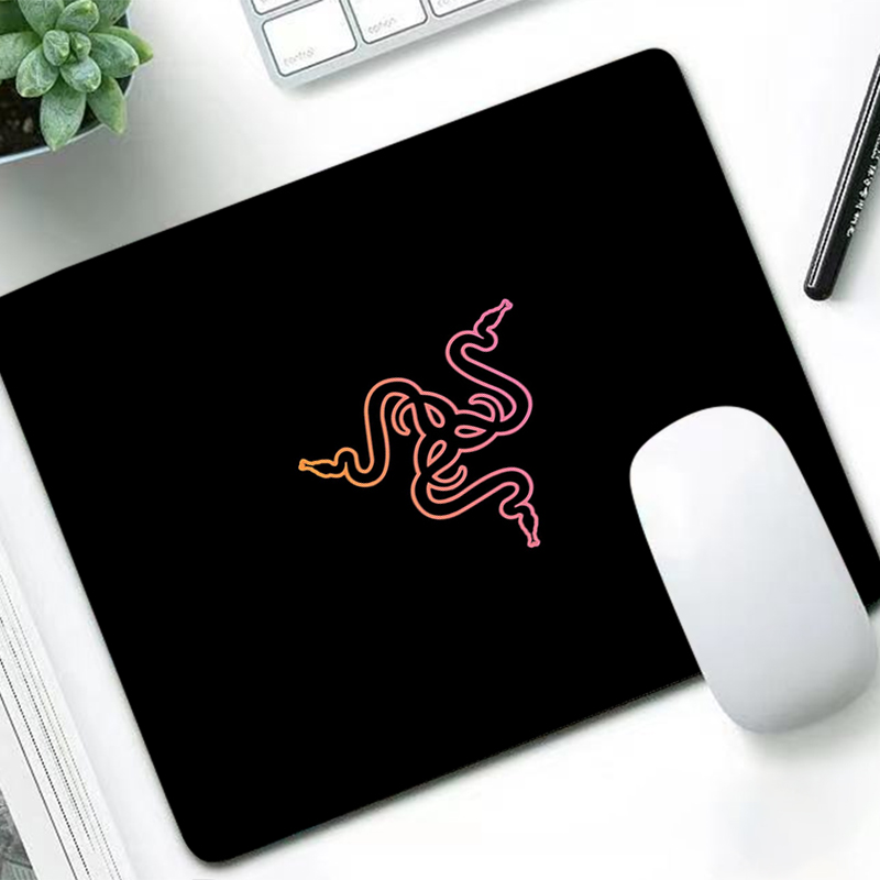 Gaming Accessories For Gaming Laptop - Razer Luxury Mouse Pad Anime Gamer