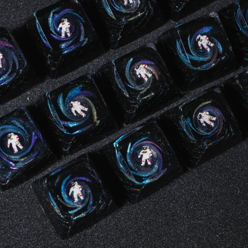 Gaming Accessories Korea - Artisan Keycap Astronaut Resin Key Caps