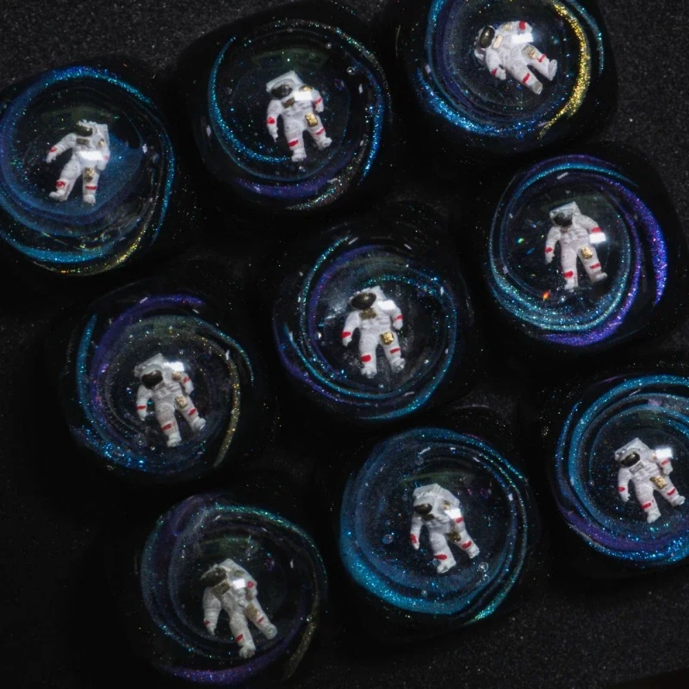 Artisan Keycap Astronaut Resin - đánh giá và giá Gaming Accessories Korea