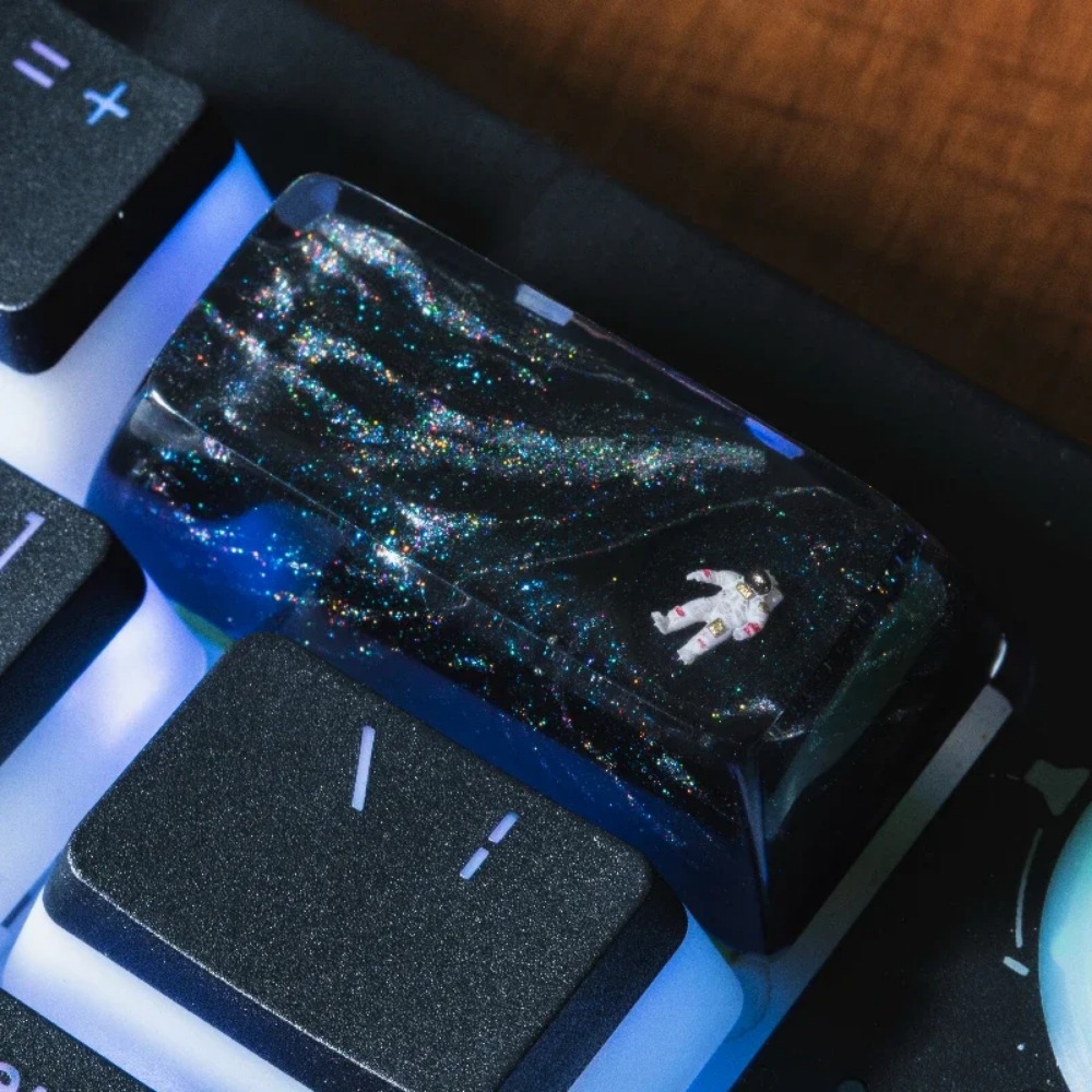 Artisan Keycap Astronaut Resin - đánh giá và giá Gaming Accessories Korea
